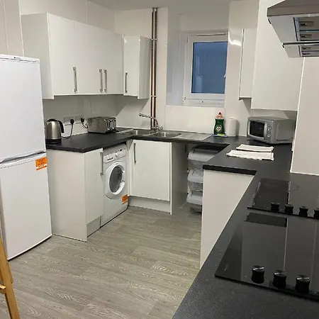 Double Ensuite Rooms Swansea Exterior photo