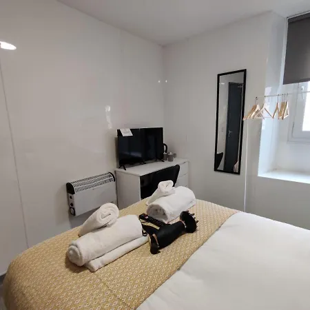 Double Ensuite Rooms Swansea Exterior photo