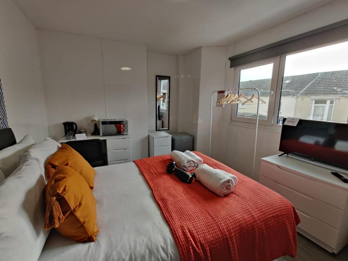 Apartment Double Ensuite Swansea